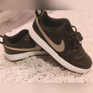 NIKE COURT BOROUGH LOW 2 GS - Youth size 6y